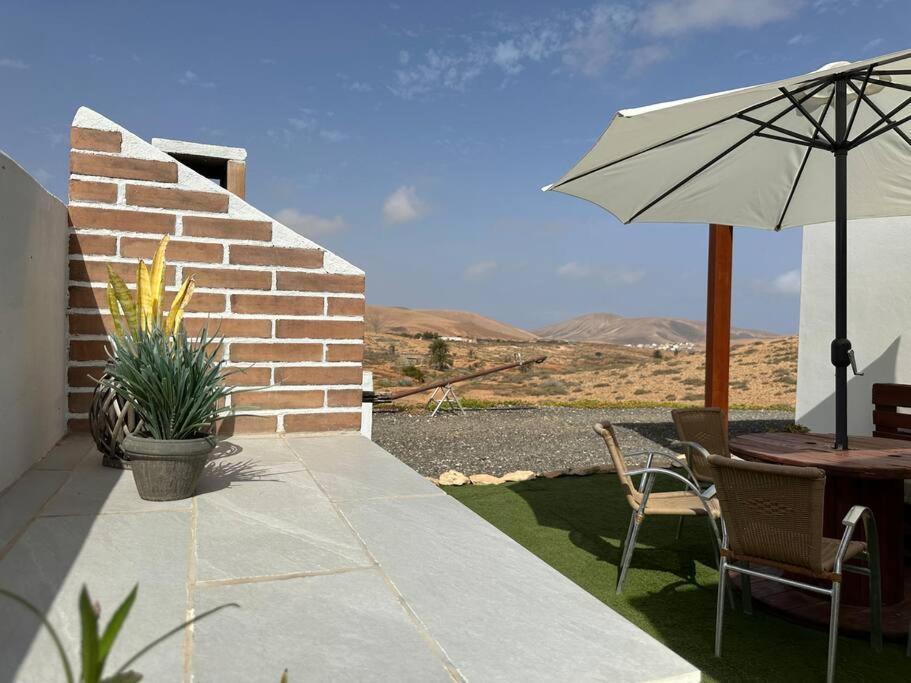 Private Villa With Pool In The Mountains Pajara  Exterior photo