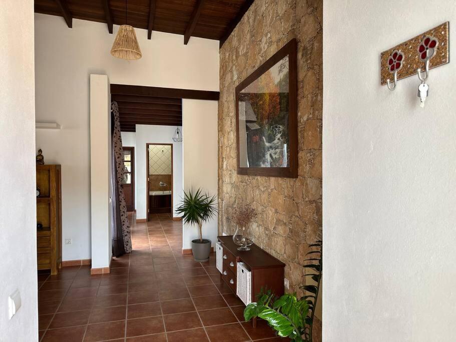 Private Villa With Pool In The Mountains Pajara  Exterior photo