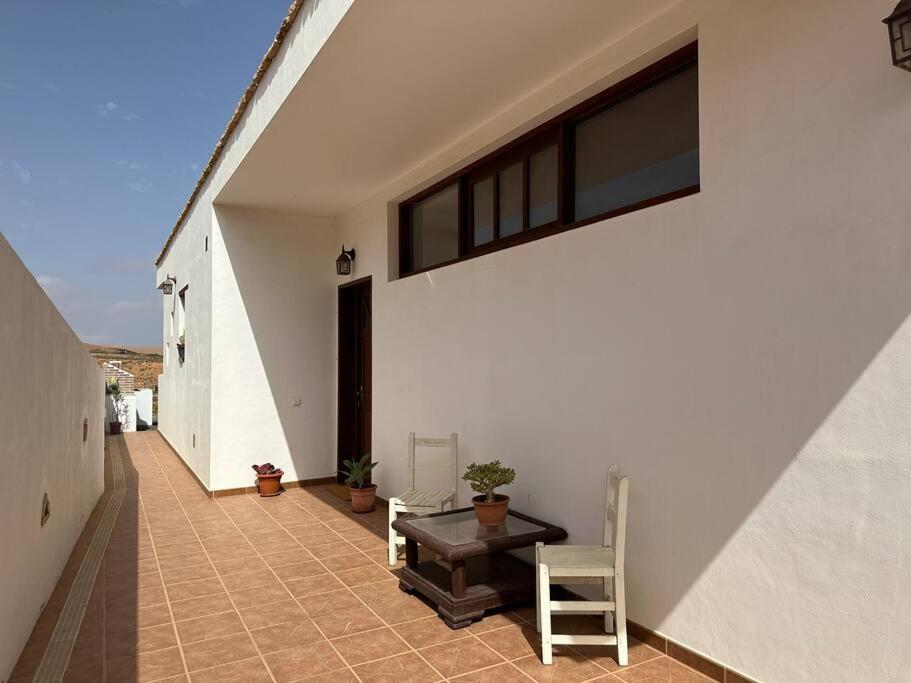 Private Villa With Pool In The Mountains Pajara  Exterior photo